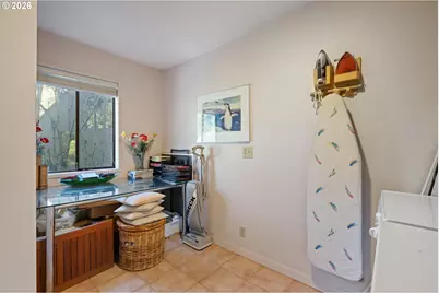 3107 SW Nottingham Dr, Portland, OR 97201 - Photo 26