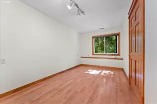 3868 SE Pine St, Hillsboro, OR 97123 - Photo 28