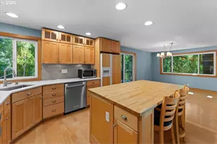 3868 SE Pine St, Hillsboro, OR 97123 - Photo 12