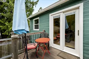 11602 SE Main St, Portland, OR 97216 - Photo 30