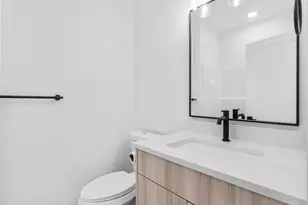 9300 N New York Ave, Portland, OR 97203 - Photo 12