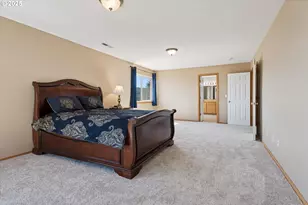 15330 SE Ogden Dr, Portland, OR 97236 - Photo 18