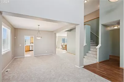 15330 SE Ogden Dr, Portland, OR 97236 - Photo 6