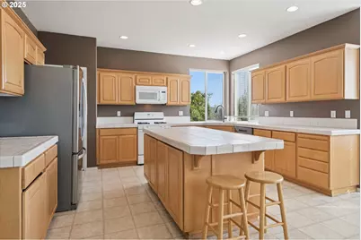 15330 SE Ogden Dr, Portland, OR 97236 - Photo 10