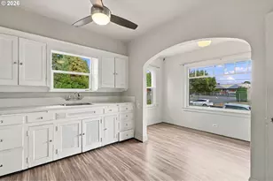 4833 N Commercial Ave, Portland, OR 97217 - Photo 10
