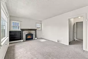 4833 N Commercial Ave, Portland, OR 97217 - Photo 20