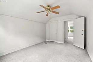 4833 N Commercial Ave, Portland, OR 97217 - Photo 32
