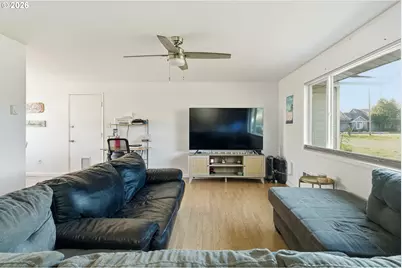 759 SE Elm St, Dundee, OR 97115 - Photo 4