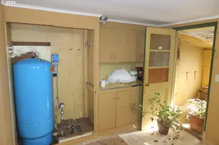 64250 E McIntyre Rd, Rhododendron, OR 97049 - Photo 10