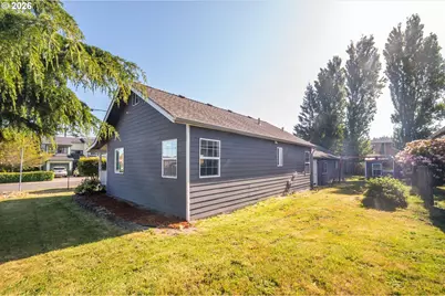1789 14th St, North Bend, OR 97459 - Photo 42