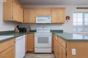 2716 NW Jetty Ave, Lincoln City, OR 97367 - Photo 8