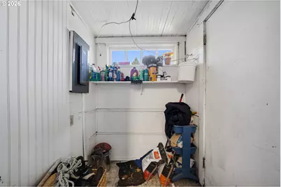 2410 3rd St, Tillamook, OR 97141 - Photo 12