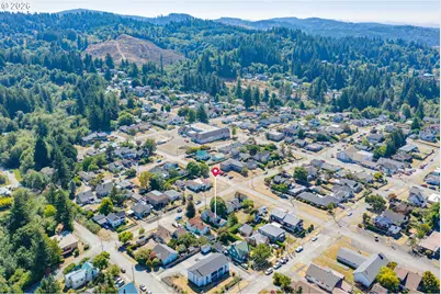 343 N Elliott St, Coquille, OR 97423 - Photo 10