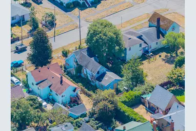 343 N Elliott St, Coquille, OR 97423 - Photo 6