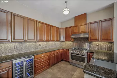 821 NW 11th Ave #609, Portland, OR 97209 - Photo 16