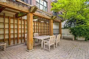 821 NW 11th Ave, Portland, OR 97209 - Photo 30