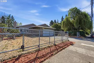 6518 SE 93rd Ave, Portland, OR 97266 - Photo 2