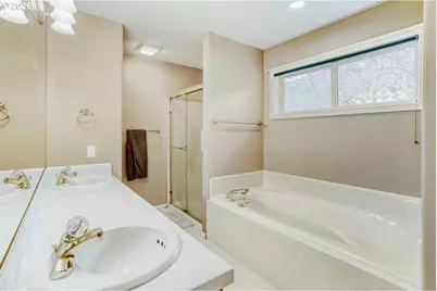 616 NW Pacific Grove Dr, Beaverton, OR 97006 - Photo 18