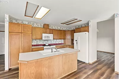 2880 SW Burlingame Ave, Troutdale, OR 97060 - Photo 12