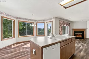 2880 SW Burlingame Ave, Troutdale, OR 97060 - Photo 14