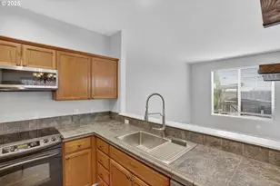 17257 SW Berkeley Ln, Beaverton, OR 97003 - Photo 6