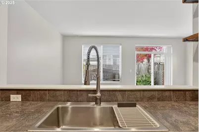 17257 SW Berkeley Ln, Beaverton, OR 97003 - Photo 8