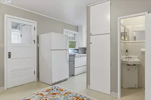 2525 SW Hume Ct, Portland, OR 97219 - Photo 12