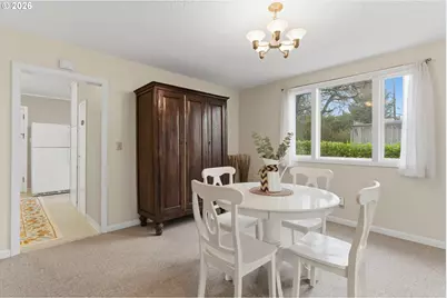 2525 SW Hume Ct, Portland, OR 97219 - Photo 10