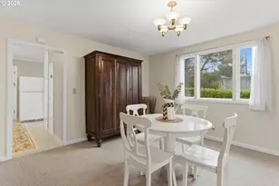 2525 SW Hume Ct, Portland, OR 97219 - Photo 10