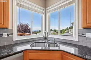 10996 SE Lenore St, Happy Valley, OR 97086 - Photo 16