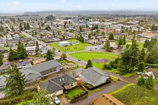 747 Holbrook Ln, Creswell, OR 97426 - Photo 46