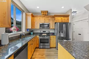 1202 Albatross Ct, Sweet Home, OR 97386 - Photo 12