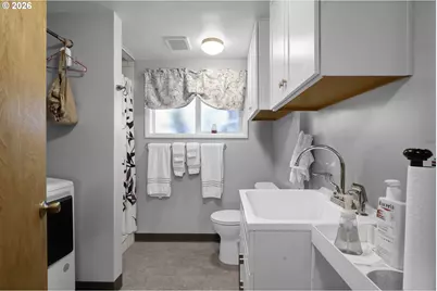 441 N Craven St, Monmouth, OR 97361 - Photo 36