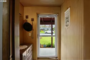 441 N Craven St, Monmouth, OR 97361 - Photo 6