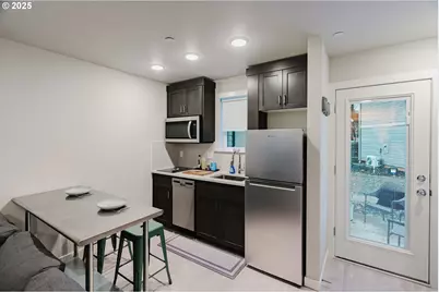 3937 SE Cousteau Dr, Salem, OR 97302 - Photo 6