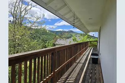 1852 Lakeview Dr, Sutherlin, OR 97479 - Photo 30