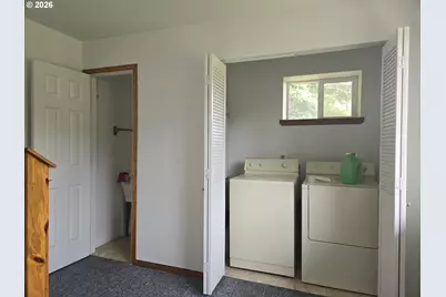1852 Lakeview Dr, Sutherlin, OR 97479 - Photo 22