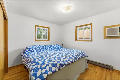 11842 SE Grant St, Portland, OR 97216 - Photo 24