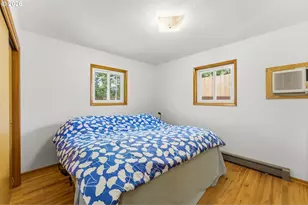 11842 SE Grant St, Portland, OR 97216 - Photo 24