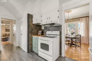 523 E 9th St, The Dalles, OR 97058 - Photo 10