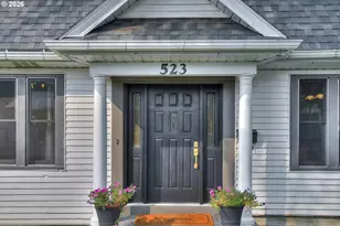 523 E 9th St, The Dalles, OR 97058 - Photo 2