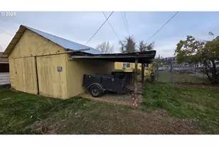 220 NW 2nd St, Goldendale, WA 98620 - Photo 4