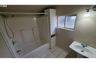 220 NW 2nd St, Goldendale, WA 98620 - Photo 18