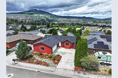 2912 Eugene St, Hood River, OR 97031 - Photo 4