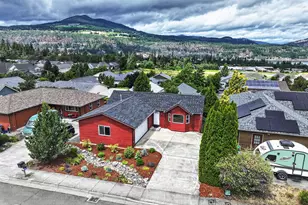 2912 Eugene St, Hood River, OR 97031 - Photo 4