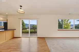 2912 Eugene St, Hood River, OR 97031 - Photo 8