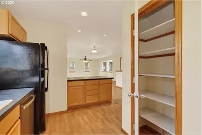2912 Eugene St, Hood River, OR 97031 - Photo 16