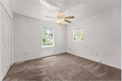 1235 SE Booth Ave, Roseburg, OR 97470 - Photo 6