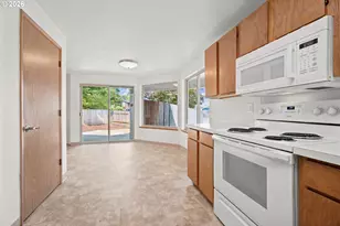 10416 NE 67th St, Vancouver, WA 98662 - Photo 4