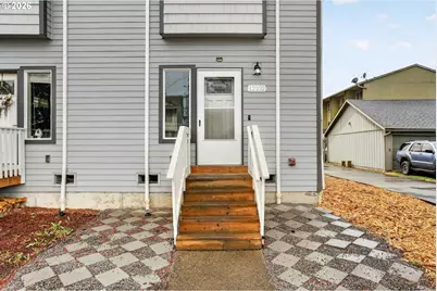 12102 SE Raymond St, Portland, OR 97266 - Photo 1